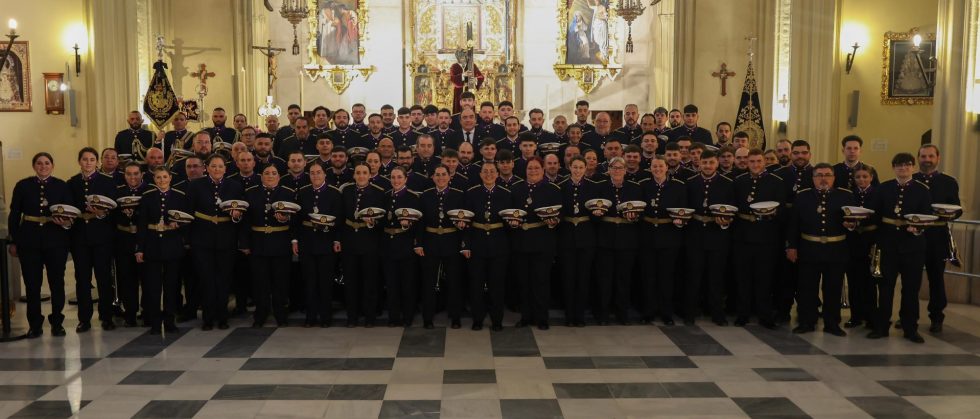 La Agrupación Musical Nuestro Padre Jesús de la Salud estrena uniformes