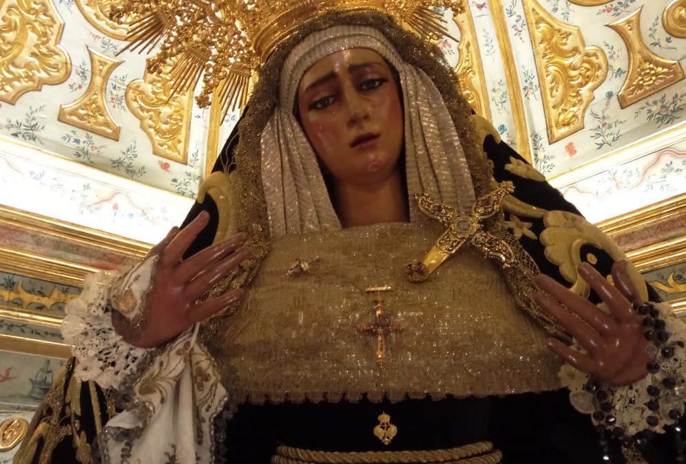 María Santísima de las Angustias ataviada para el mes de Noviembre